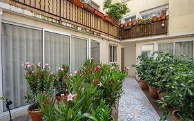 Pied A Terre Arts Et Metiers